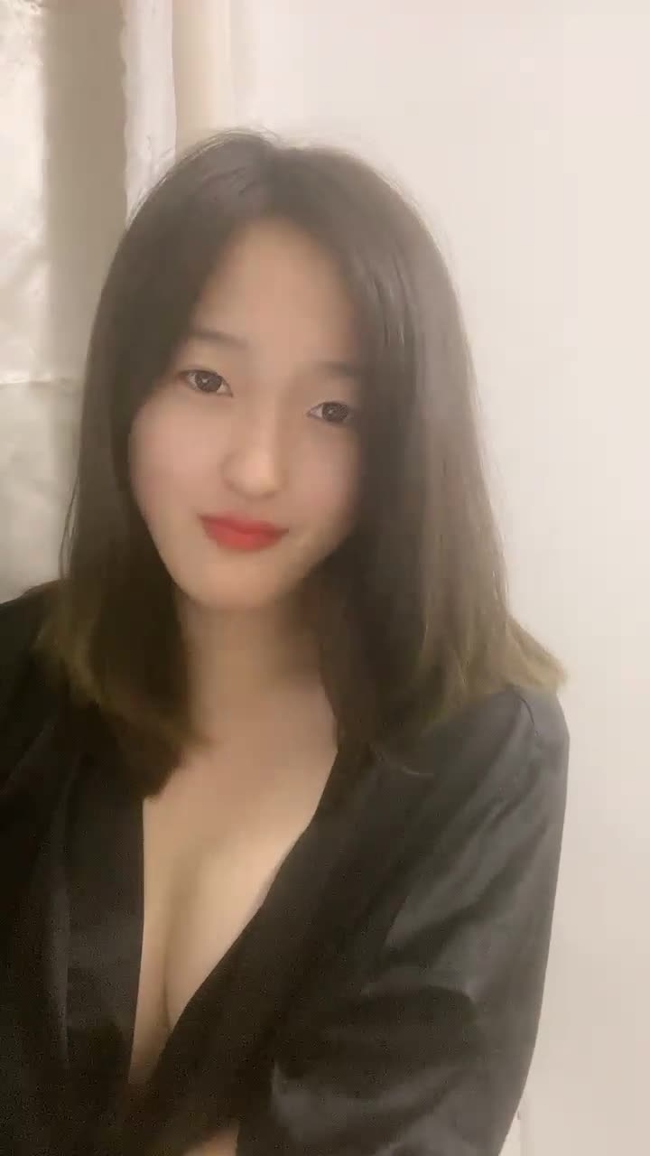 #大奶碗碗  00后小美女，奶子很大，跟男友做爱 2