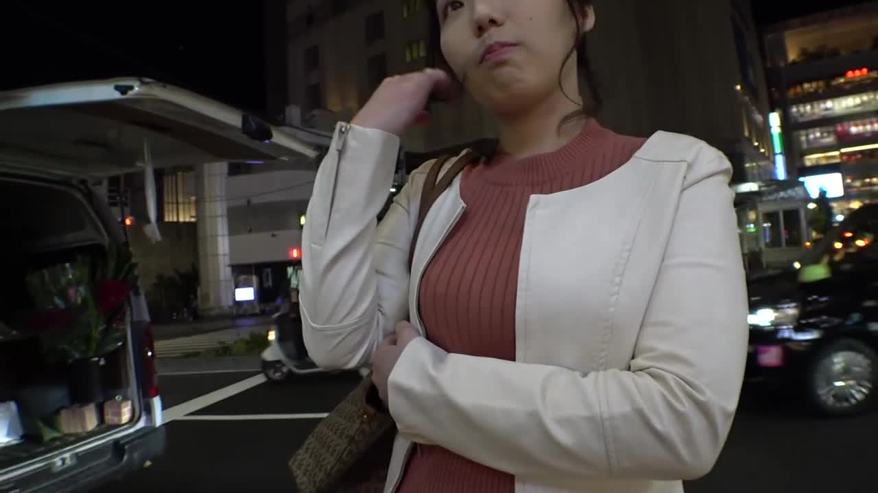 SIRO-5254 【友善活跃的JD】笑容可爱的娃娃脸大学生登场！ “我也喜欢玩玩具…首先是振动器，然后是阴茎！黏性性爱，直到她的性欲得到满足
