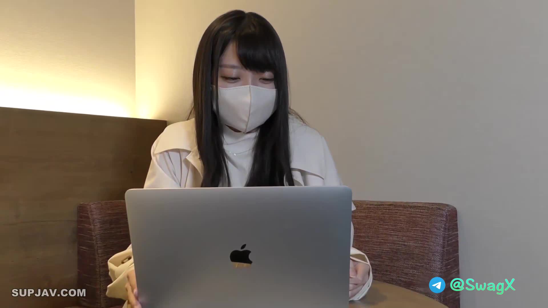 FC2-PPV-2796115 我回到Erika-chan的出道作品並試圖表達我現在的感受