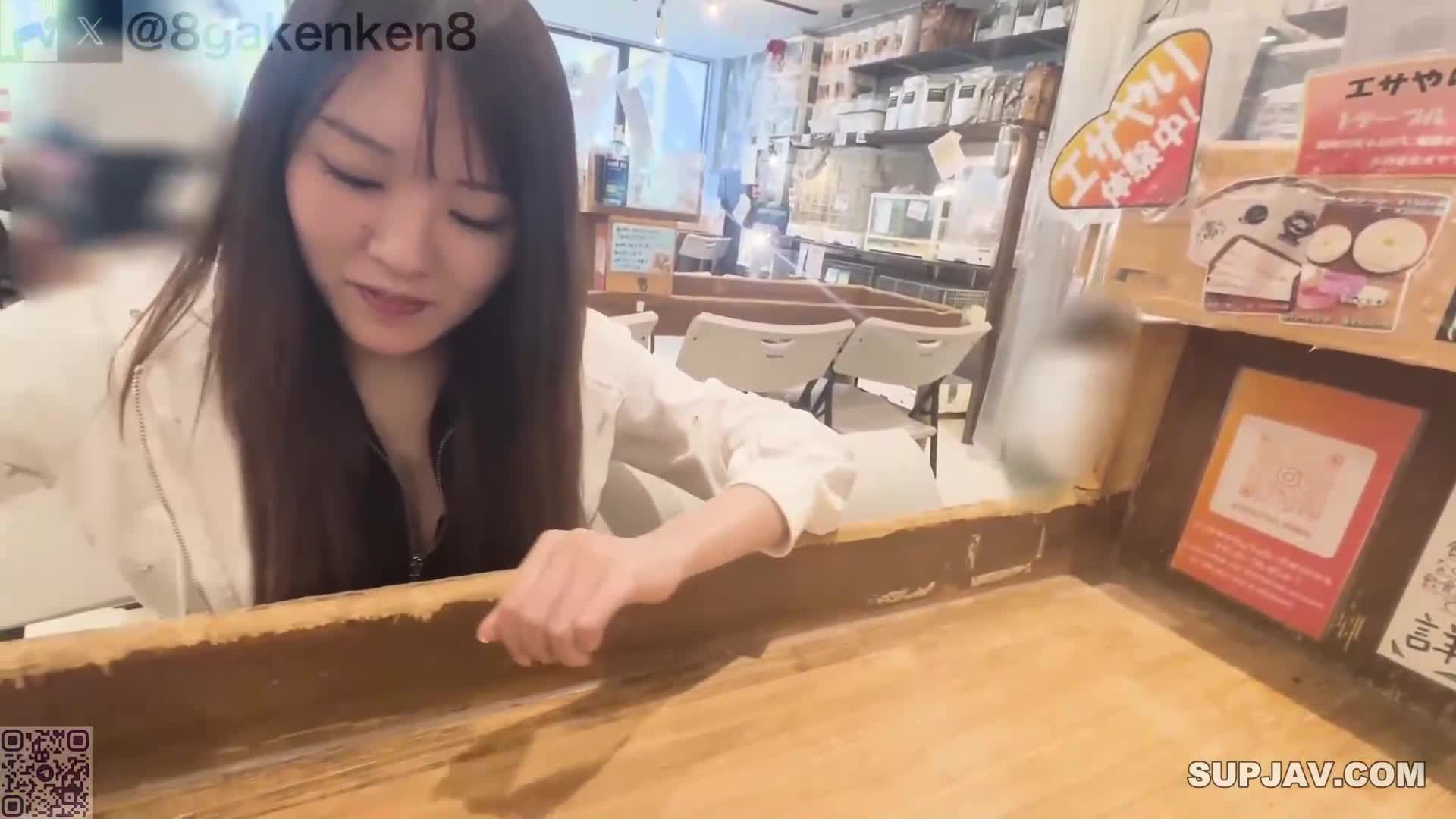 FC2-PPV-4496980  F 罩杯甲板女性目前高度 170 毫米。穿十万双鞋，展现美丽的修长大腿是不可或缺的